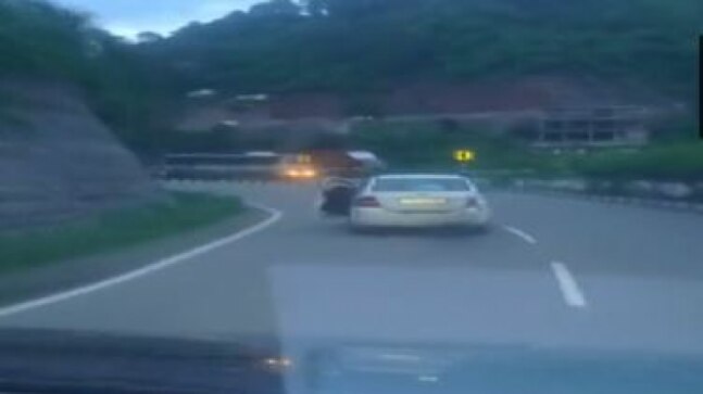 Driver tries to perform car stunt, ends up ramming divider in Himachal's Solan | Watch - Vimarsana News