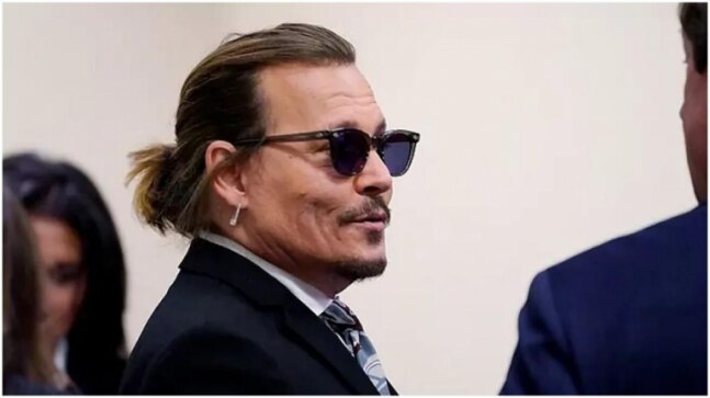 This bar offers 'Johnny Depp shots' to men feeling unsafe. Internet has thoughts