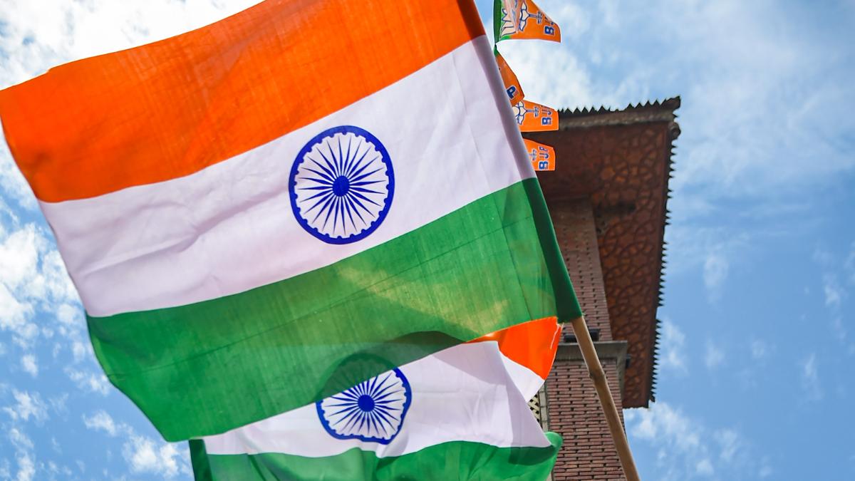 Har Ghar Tiranga : किसने बनाया तिरंगा, कब फहराया गया पहली बार, जानें इसकी 20 खास बातें 3 How Centre tweaked Flag Code to ensure 'Har Ghar Tiranga' campaign's success - India News