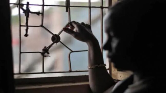 Kanpur man held for trafficking women to Gulf countries