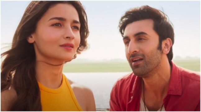 Swiggy’s nostalgic Twitter post has a Kesariya twist. The comments section is gold