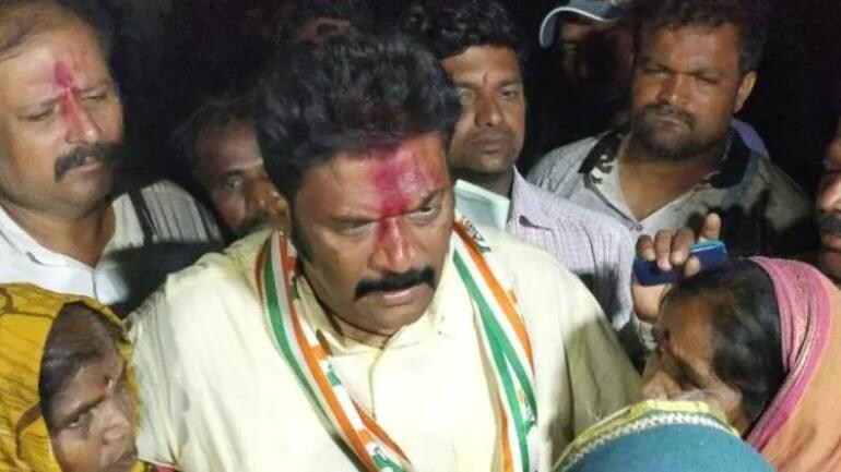 K'taka minister who threatened to 'burn entire family' booked after their suicide bid Karnataka Minister Anand Singh