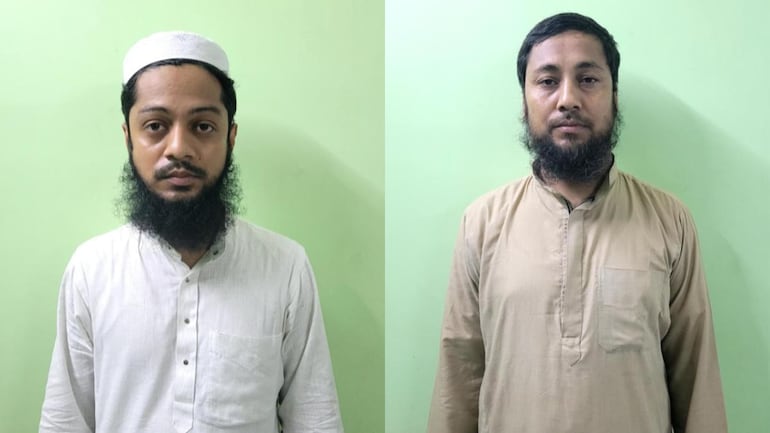 West Bengal: प.बंगाल में एसटीएफ ने दो आतंकी को किया गिरफ्तार, देश विरोधी सामग्री बरामद West Bengal: प.बंगाल में एसटीएफ ने दो आतंकी को किया गिरफ्तार, देश विरोधी सामग्री बरामद