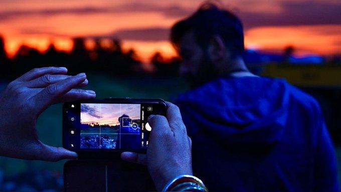 Ajay Devgn's new pic from Kaithi remake Bholaa sets features a beautiful sunset. Seen yet?