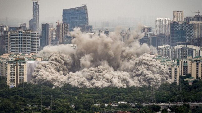 Put on mask, ran right inside: Demolition expert, covered in soot, recalls moment Twin Towers fell - Vimarsana News