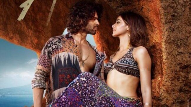 Liger song Aafat out: Vijay Deverakonda and Ananya Panday get grooving in new number