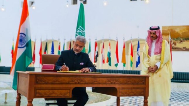 EAM Jaishankar discusses global political, economic issues with Saudi counterpart in Riyadh