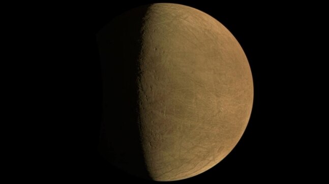 Juno buzzes Europa, beams back clearest picture of Jupiter's watery moon - Vimarsana News