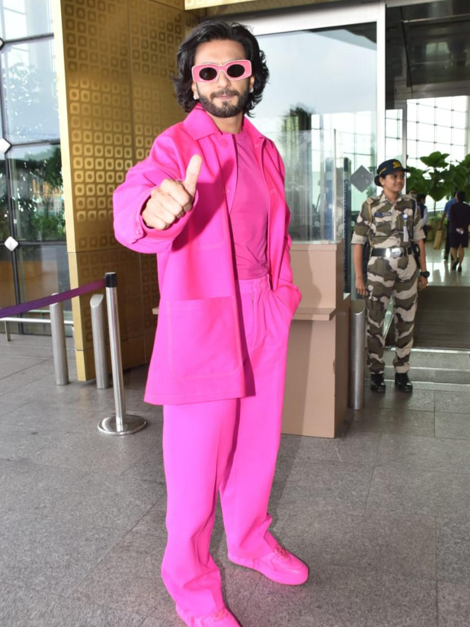 ranveer singh pink dress Ranveer Singh is back with another internet-breaking look. This time, it is  all pink