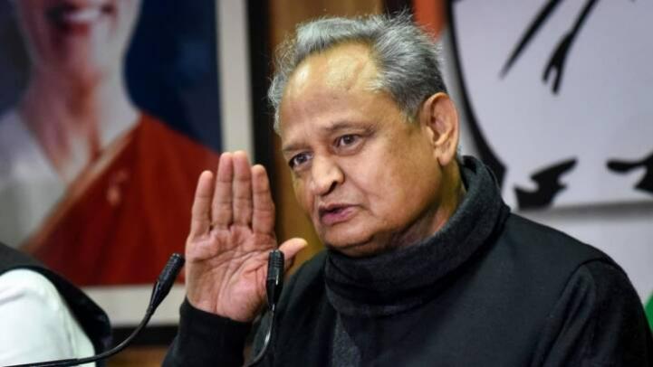 'Modi-Modi' chants greet Ashok Gehlot at Jaisalmer temple | Watch