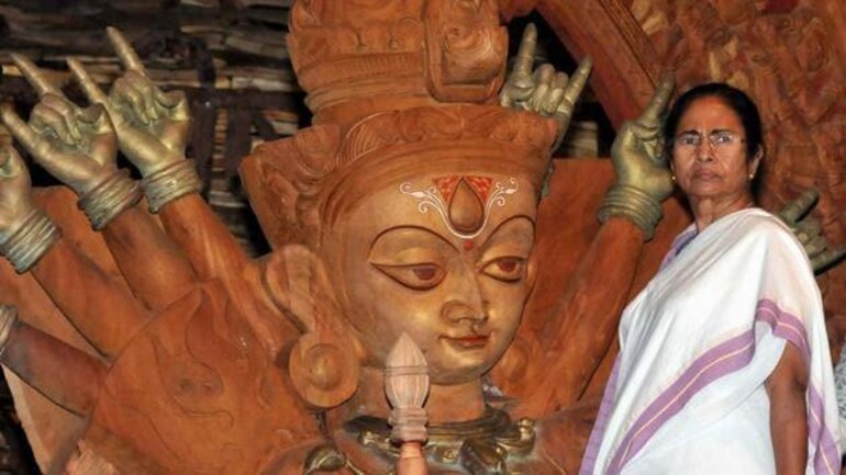 CM Mamata Banerjee warns West Bengal minister 'don't block roads' amid Durga Puja CM Mamata Banerjee warns West Bengal minister 'don't block roads' amid Durga Puja