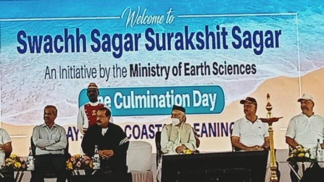 Indian Coast Guard carries out beach cleaning as part of Swachh Sagar Abhiyan