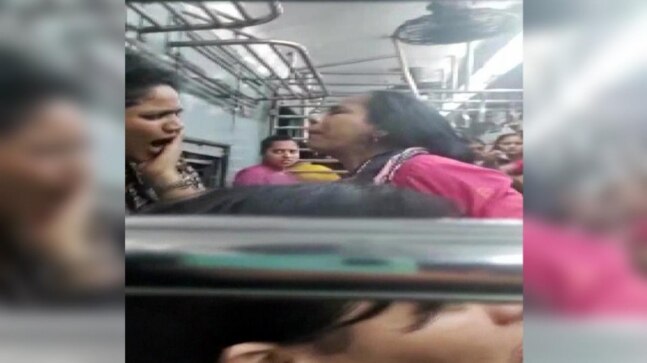 Ugly fight! Women passengers hit each other, pull hair over seat on Mumbai local train | Watch - Vimarsana News