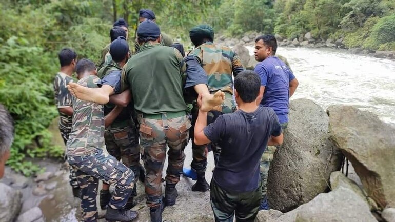 Army aviation helicopter crashes near Arunachal 's Tawang, one pilot dead