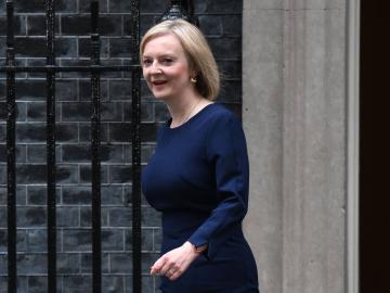 UK PM Liz Truss may be ousted by October 24, British lawmakers consider replacements: Report - Vimarsana News