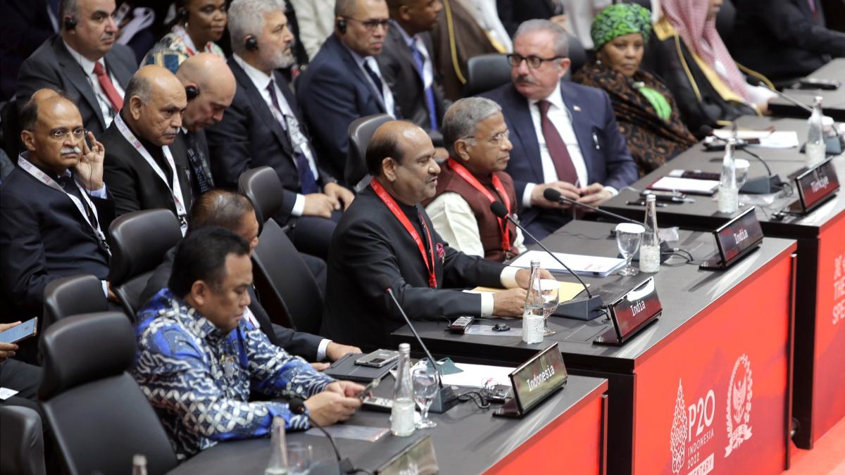 'Dialogue key to deal with future challenges' Om Birla at closing