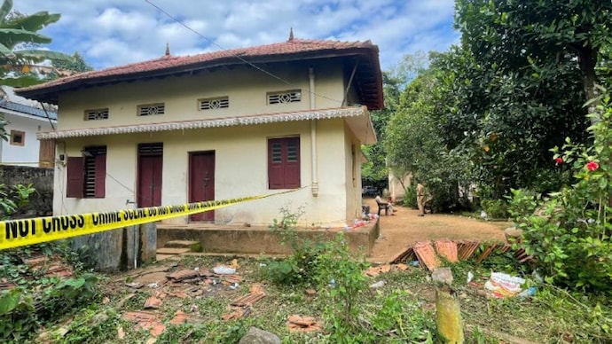Body cut into pieces, blood splattered on walls: Chilling details of human  sacrifice in Kerala - India Today