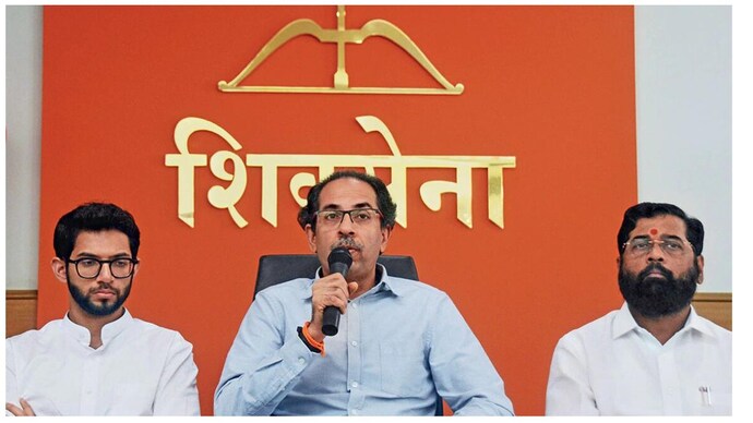 shiv sena addressing the press