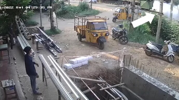 A moving auto rickshaw exploded in Mangaluru on Saturday, causing fire and heavy smoke.  mangaluru blast