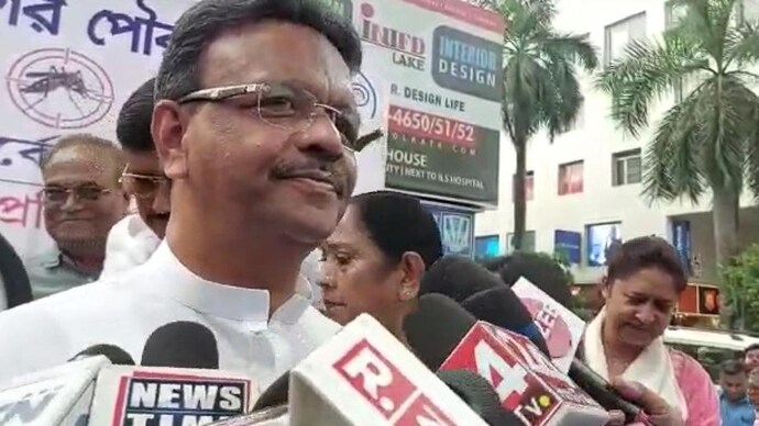 Kolkata Mayor Firhad Hakim said the Trinamool Congress doesn't support its minister's remarks Kolkata Mayor Firhad Hakim
