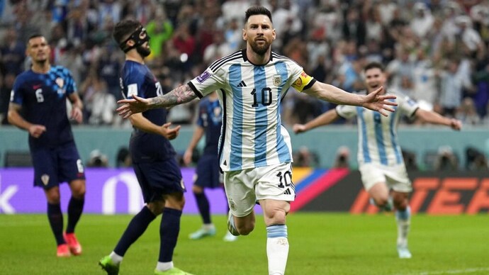 Neville says Messi is on a mission in this World Cup (AP)