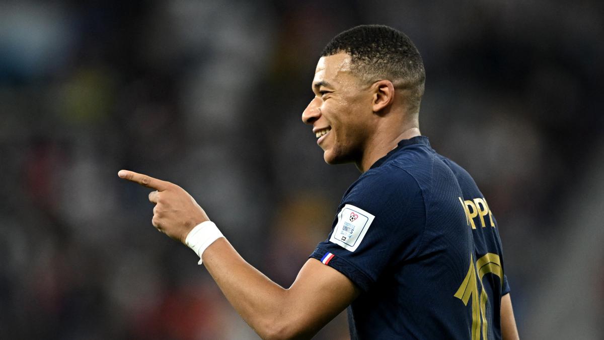 France's Kylian Mbappe overtakes legendary Pele to break 58-year old FIFA World  Cup record - India Today