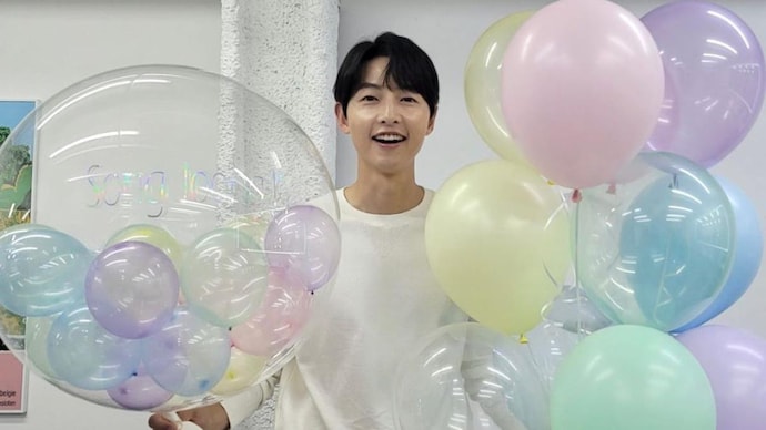 South Korean Actor Song Joong-ki Marries and Expecting a Child Korean star Song Joong-ki announces marriage and wife's pregnancy in letter to fans - India Today