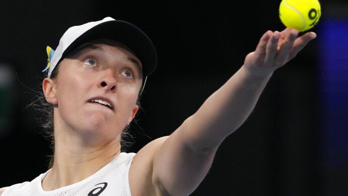 Iga Swiatek says she will be more fresh for the 2023 Australian Open. (AP Photo)