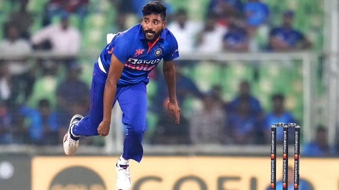IND vs SL: भारत ने 3-0 से 'क्लीन स्वीप' कर सीरीज किया अपने नाम, श्रीलंका को 317 रन के बड़े अंतर से हराया India vs Sri Lanka 3rd ODI: I wanted to try and get my first fifer, says Mohammed Siraj - India Today