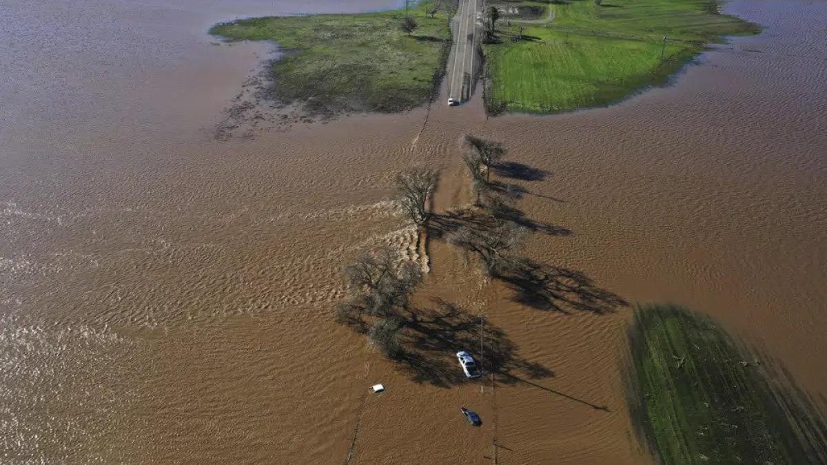 Residents Asked To Evacuate Homes In Northern California Amid Flooding Residents Asked To Evacuate Homes In Northern California Amid Flooding