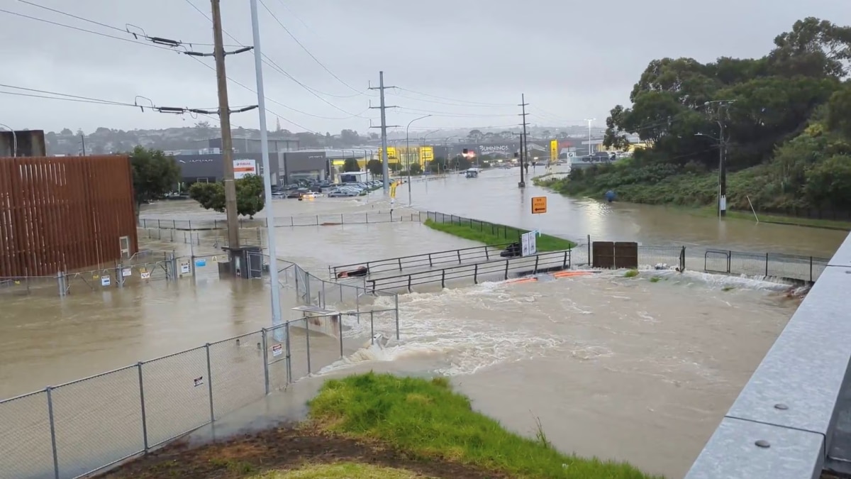 New Zealand's Auckland expected to receive further rains as flooding remains