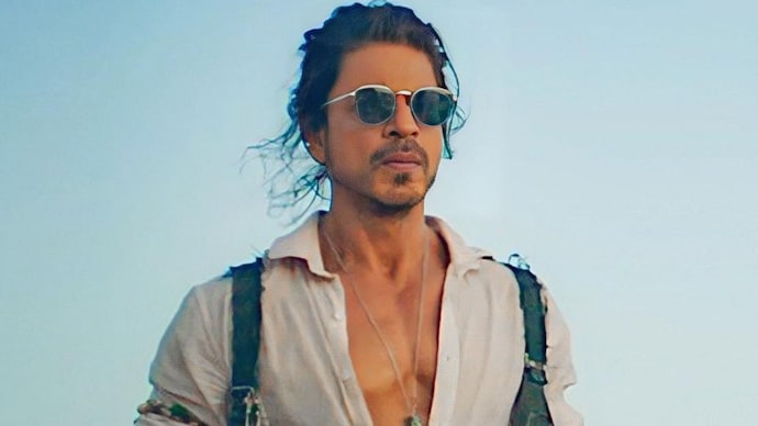 Netizens Hail Pathaan As The ‘Finest Action Blockbuster’ As Shah Rukh Khan’s ‘Vanvaas’ Finally Ends! 88 The King is back. SRK's Paathan feels like a blockbuster even before release - India Today