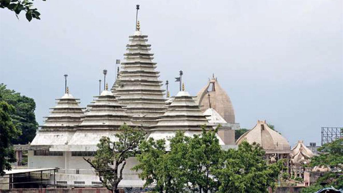 The Sammedh Shikharji shrine in the Parasnath hills, Jharkhand; (Photo: Somnath Sen)