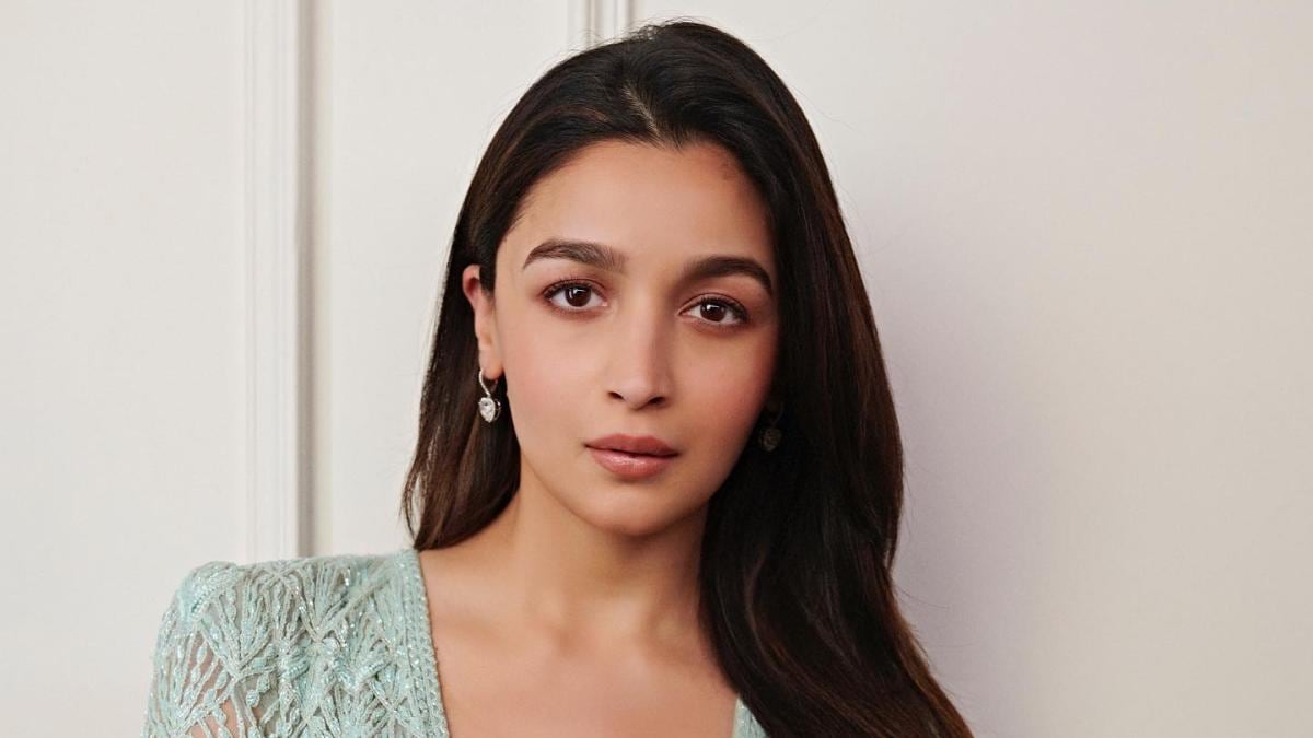 alia bhatt glutathione Netizens mock as her face looks whiter in a recent interview clip Used Nirma on her face Alia Bhatt seemingly aimed to