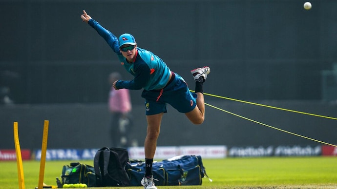 Matthew kuhnemann: गुरु गुड़ रह गया...चेला शक्कर हो गया, कुछ ऐसी है इस स्पिनर की कहानी Border Gavaskar Trophy: Matthew Kuhnemann becomes first Australian spinner to open bowling on debut since 2004 - India Today