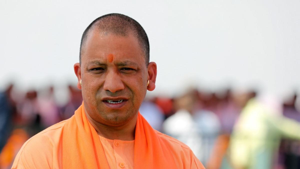 सीएम योगी को जान से मारने की धमकी देने वाला शख्स गिरफ्तार, गर्लफ्रेंड के पिता का मोबाइल चोरी कर डायल 112 पर भेजा था मैसेज Man arrested for threatening to kill CM Yogi, stole girlfriend's father's mobile and sent message on dial 112