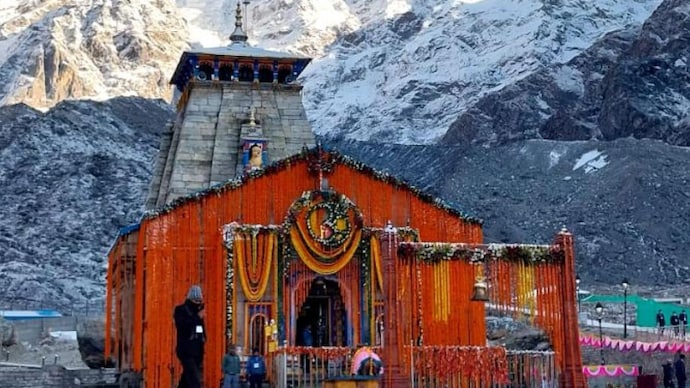 Registration of pilgrims for Kedarnath yatra suspended till April 30 amid snowfall - India Today
