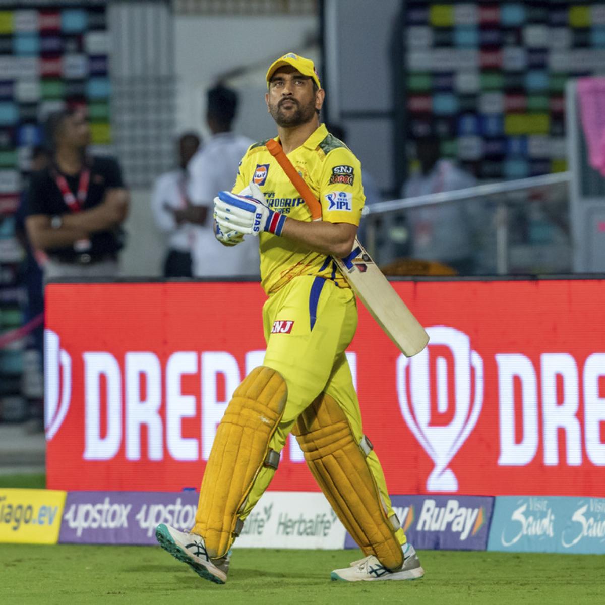 IPL 2023: There is something definitely wrong with MS Dhoni ...