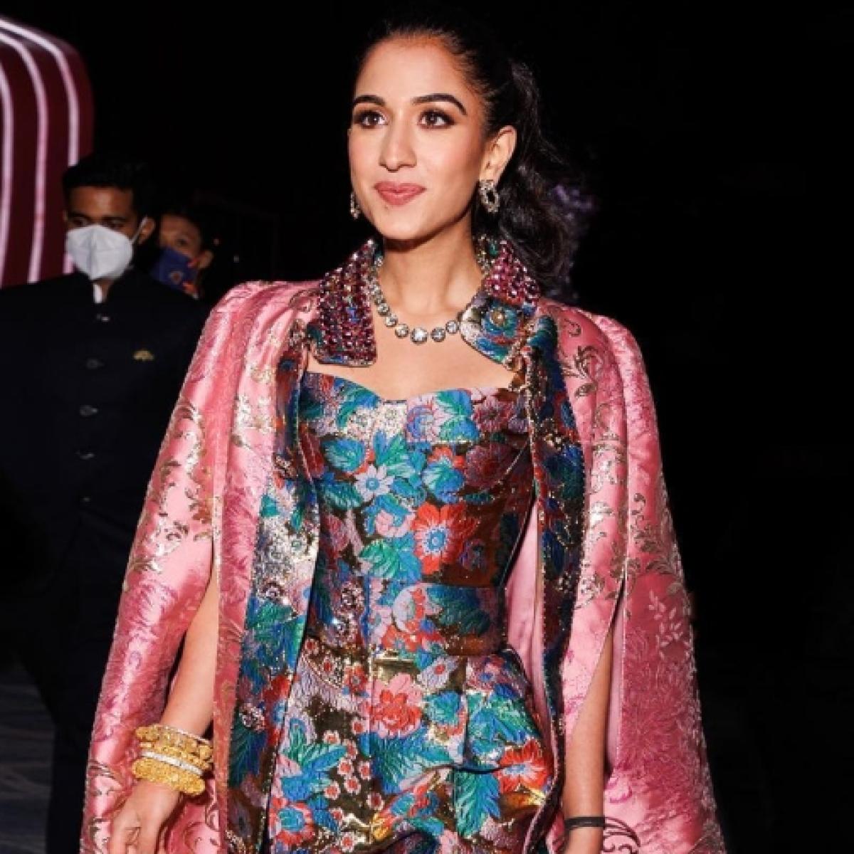 alia bhatt ambani party dress Breaking the internet with her stunning elegance! Alia Bhatt dazzles in a dark blue dress at Anant Ambani and Radhika Merchant's pre-wedding celebration. . . . @aliaabhatt #aliabhatt #anantambani #radhikamerchant #ambaniwedding #ambani #alia