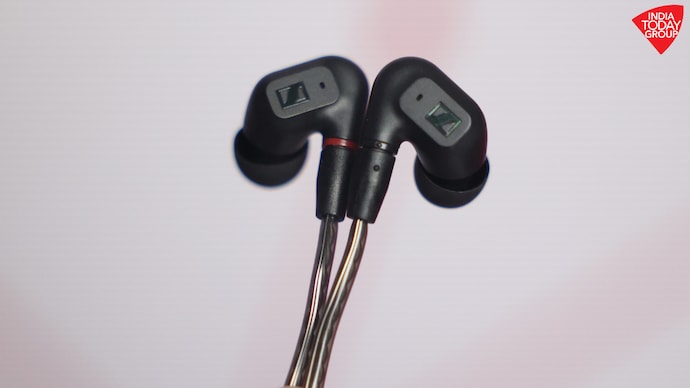 Sennheiser IE 200 is an affordable high fidelity wired earphones