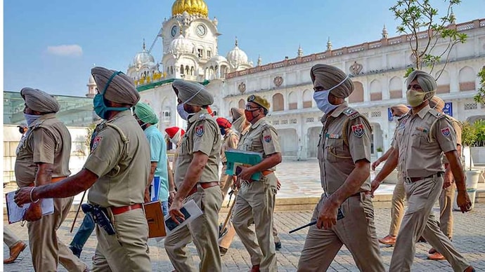 Punjab Police near Golden Temple in Amritsar (Credits: PTI) Golden Temple blast, Amritsar explosion,