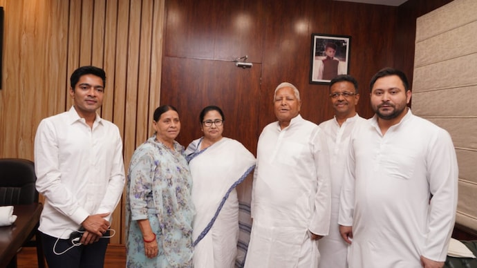 विपक्षी दलों की बैठक के बाद नीतीश बोले, शिमला में तय होगा कौन कहां से लड़ेगा… After the meeting of opposition parties, Nitish said, it will be decided who will fight from where in Shimla.