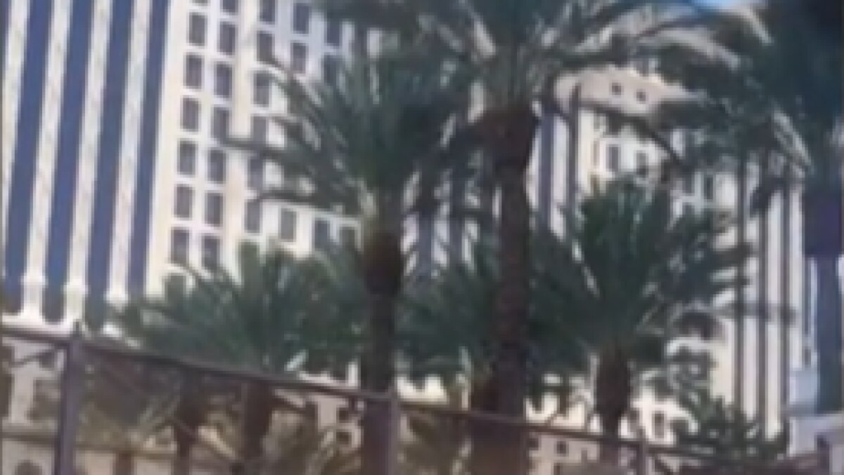 Man takes woman hostage in Las Vegas hotel, throws TV, cushions from