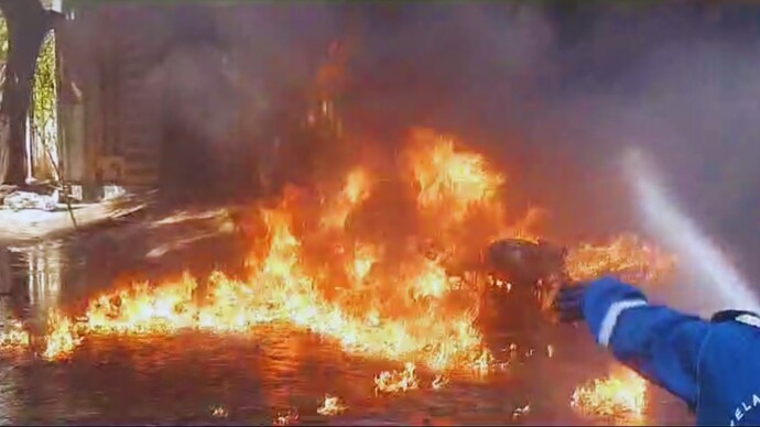 Hyderabad fire nampally Bazarghat building chemical fire accident death toll - India Today