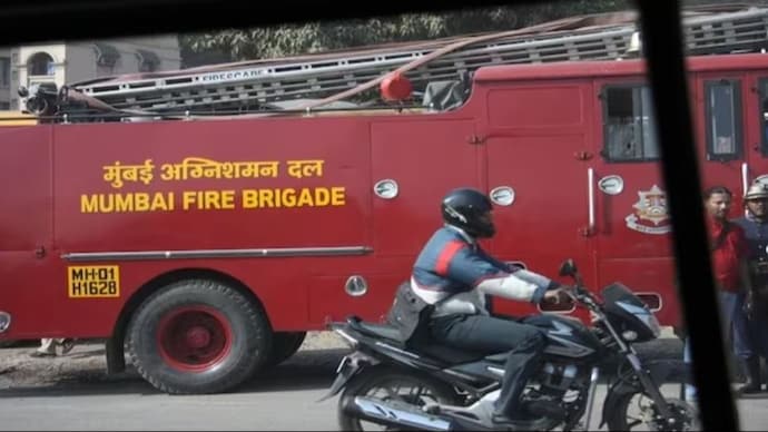 5 houses collapse after gas cylinder explodes in Mumbai, 11 people rescued - India Today