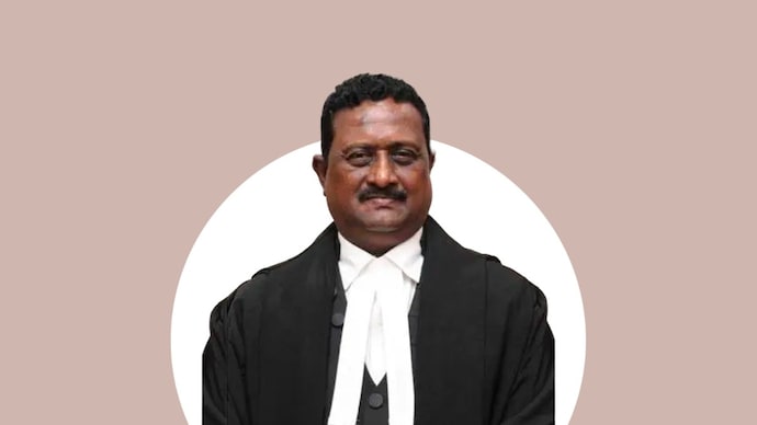 Supreme court top chief judge name