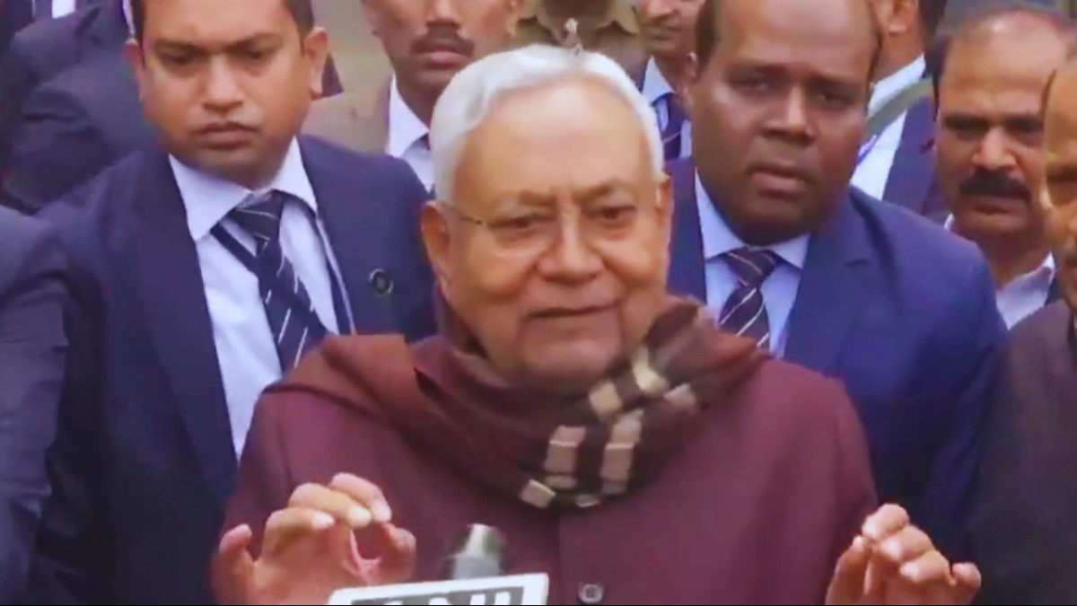 Nitish Kumar addressing media after resignation.