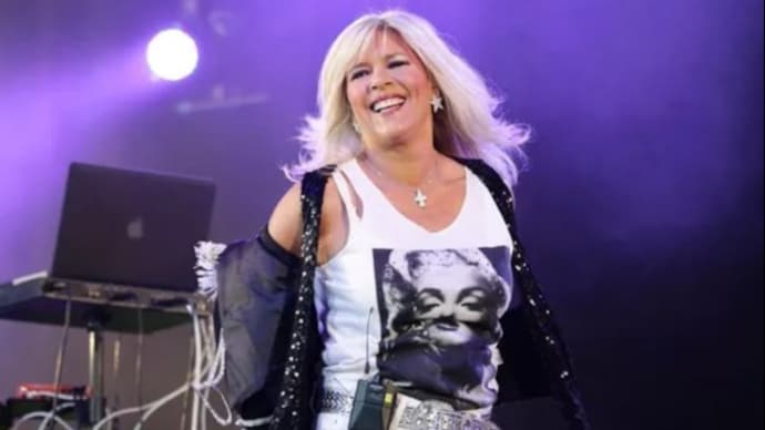 Samantha Fox arrested.