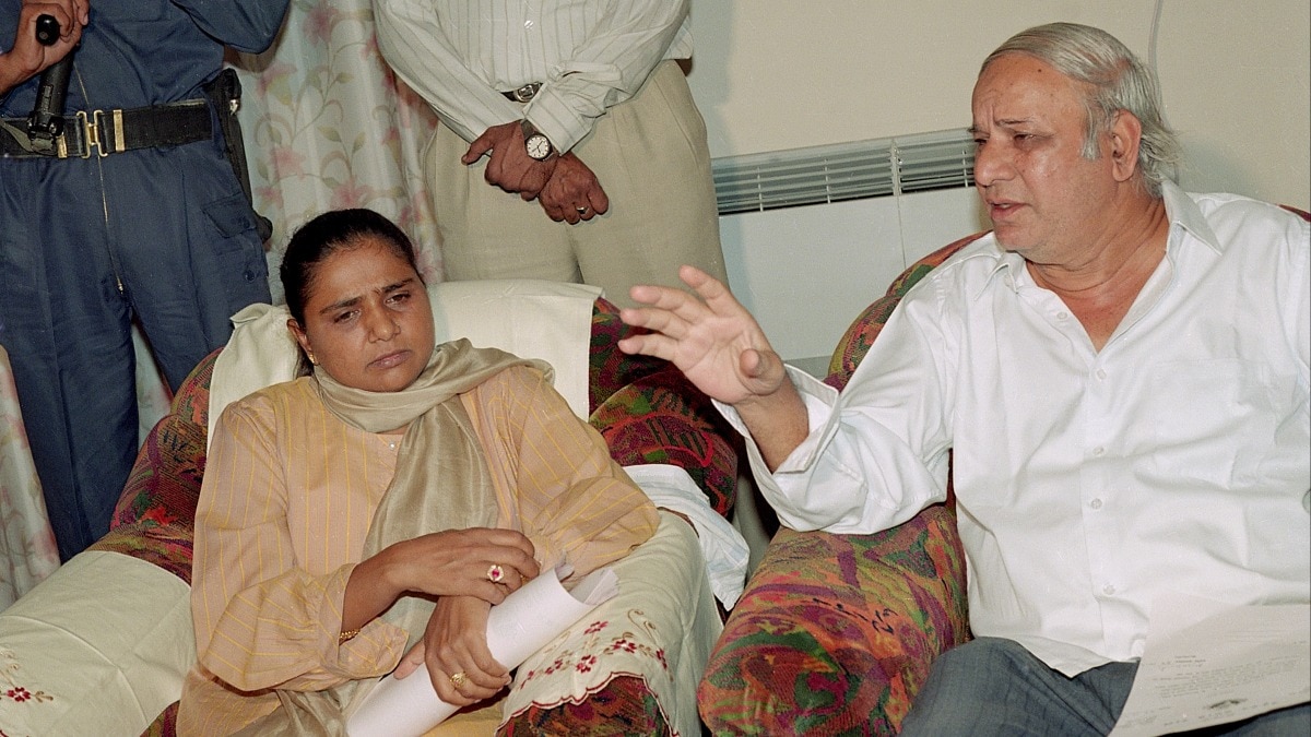 Mayawati demands Bharat Ratna for Bahujan Samaj Party founder Kanshi Ram - India Today