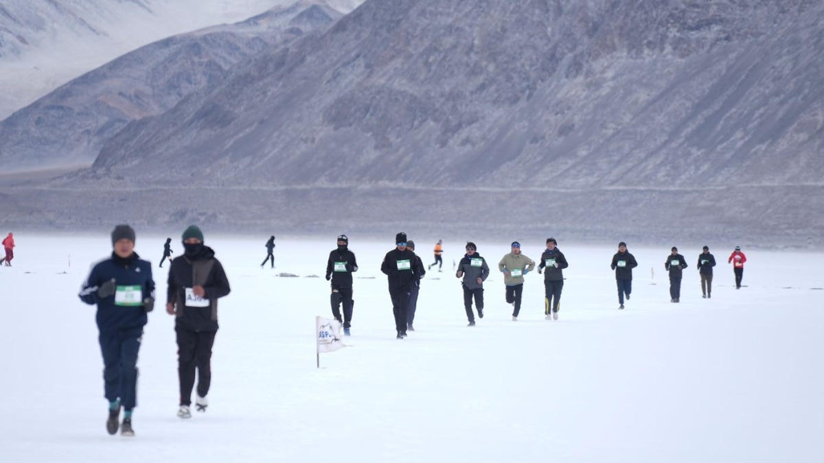 Pangong frozen lake marathon